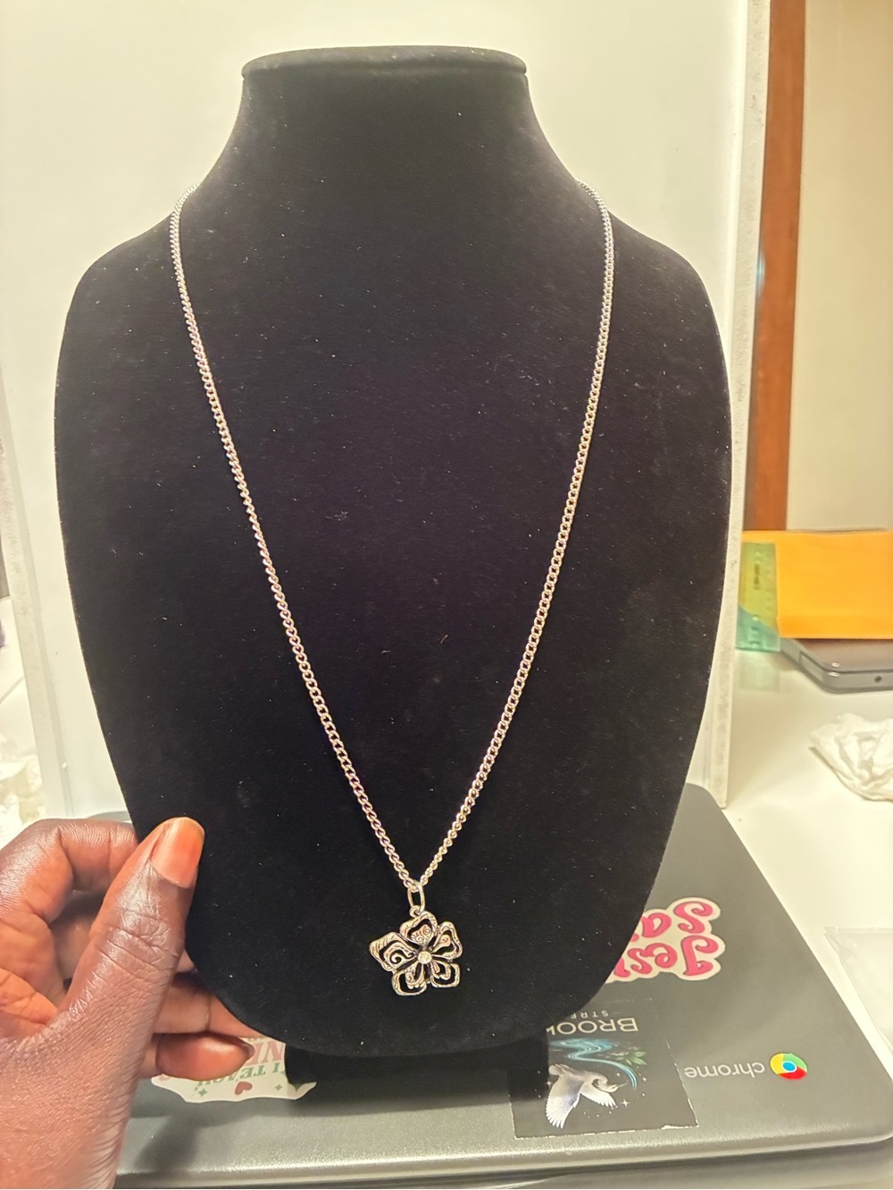 Silver Floral Clover Pendant Necklace - Women's Jewelry by
